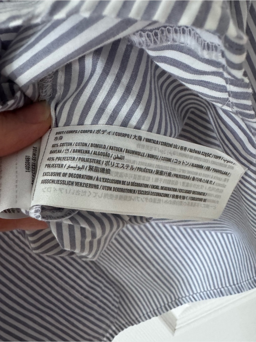 Abercrombie & Fitch Blue and White Striped Button-Up Shirt - Picture 4 of 4